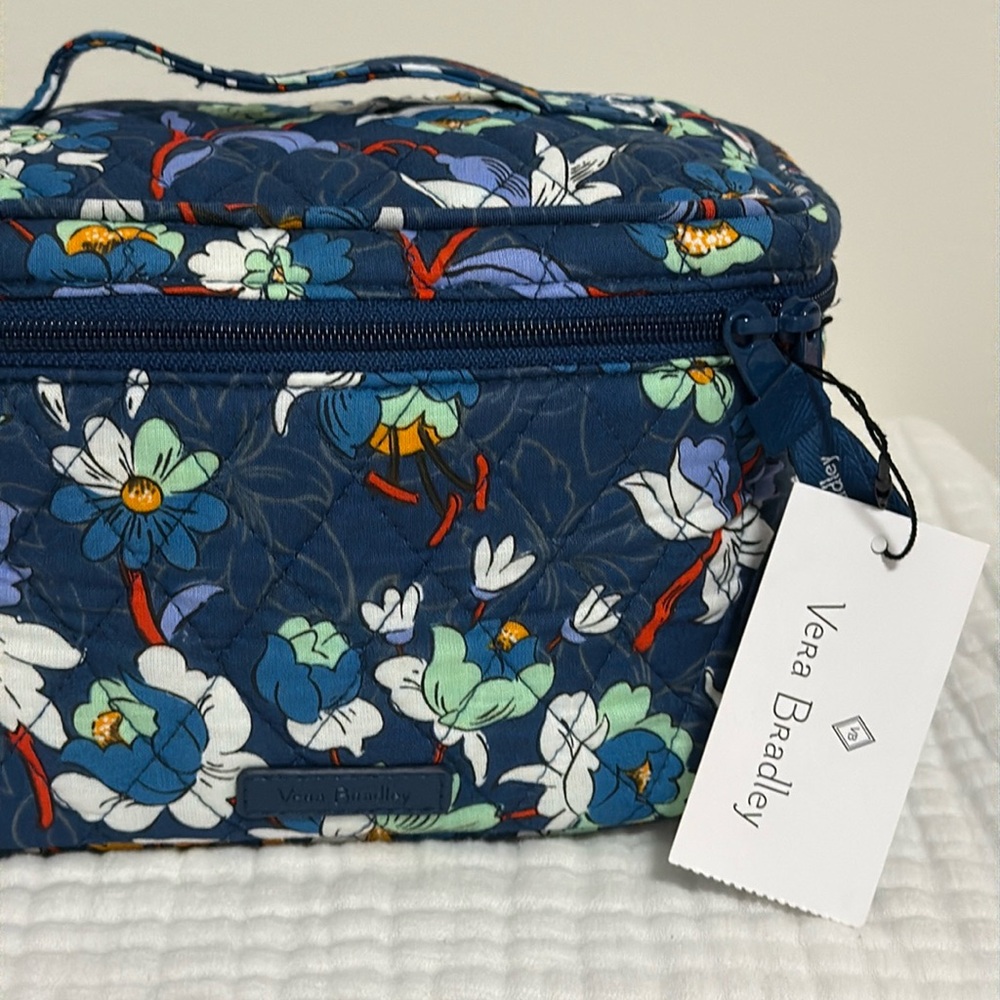 Vera Bradley train case floral bursts NWT - Picture 4 of 9